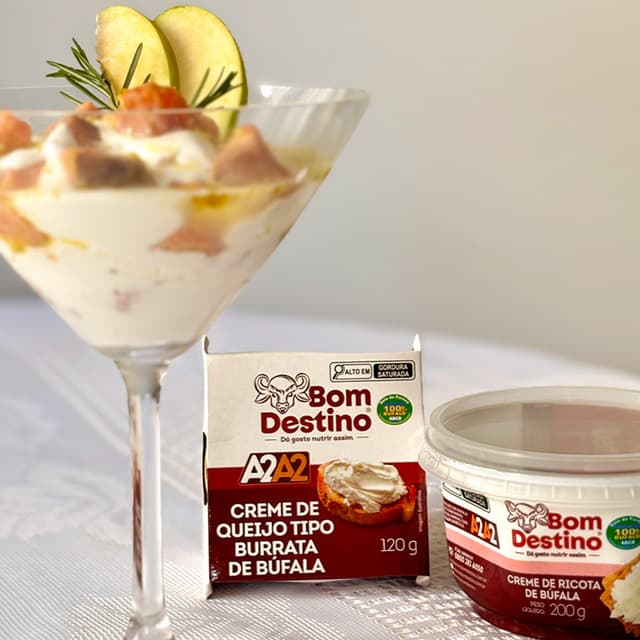 Tartar de Salmão com Creme de Burrata e Limão Siciliano